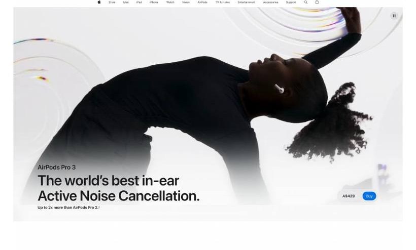Pagina de produs Apple AirPods Pro: titlu uriaș centrat și produsul pe fundal alb